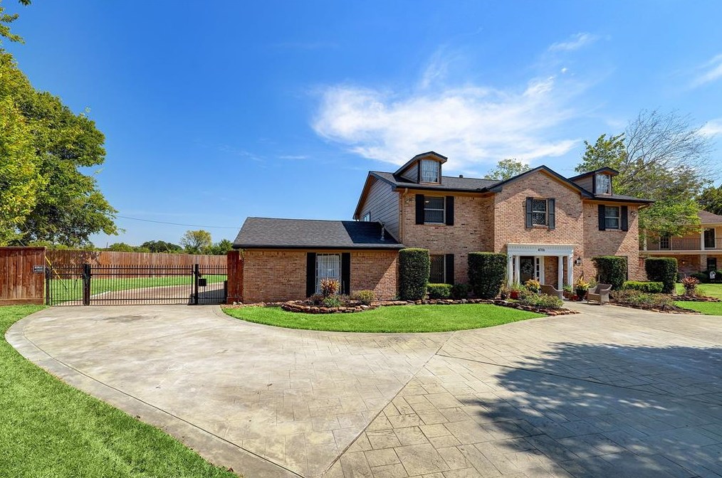4706 Byu Vis Dr, Houston TX  77091-4504 exterior