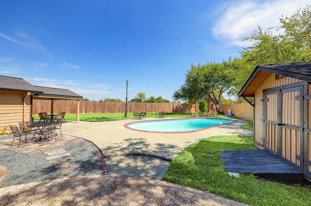 4706 Byu Vis Dr, Houston TX  77091-4504 exterior
