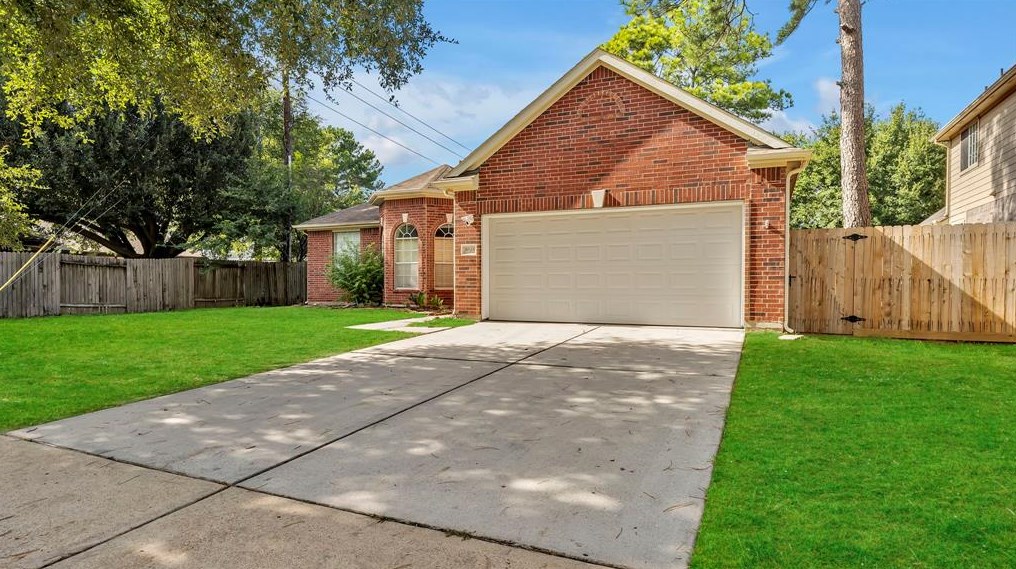 9018 Southleigh Dr, Spring TX  77379-8623 exterior