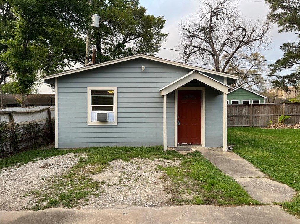 7651 Broadview Dr, Houston, TX 77061