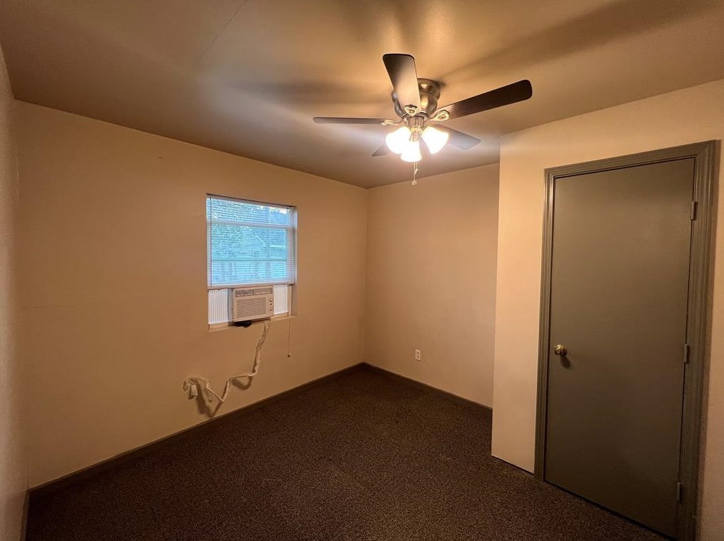7651 Broadview Dr, Houston TX  77061-1605 exterior