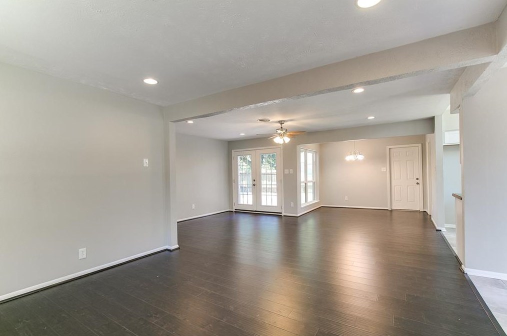 5827 Southminster Dr, Houston TX  77035-5423 exterior