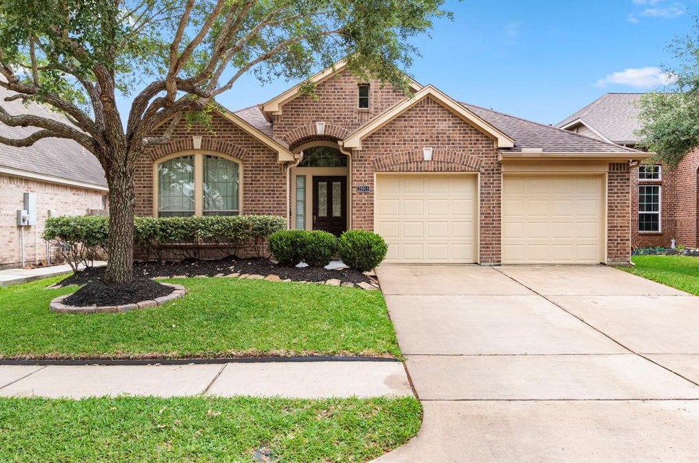 25911 Riverside Creek Dr, Richmond, TX 77406-4371
