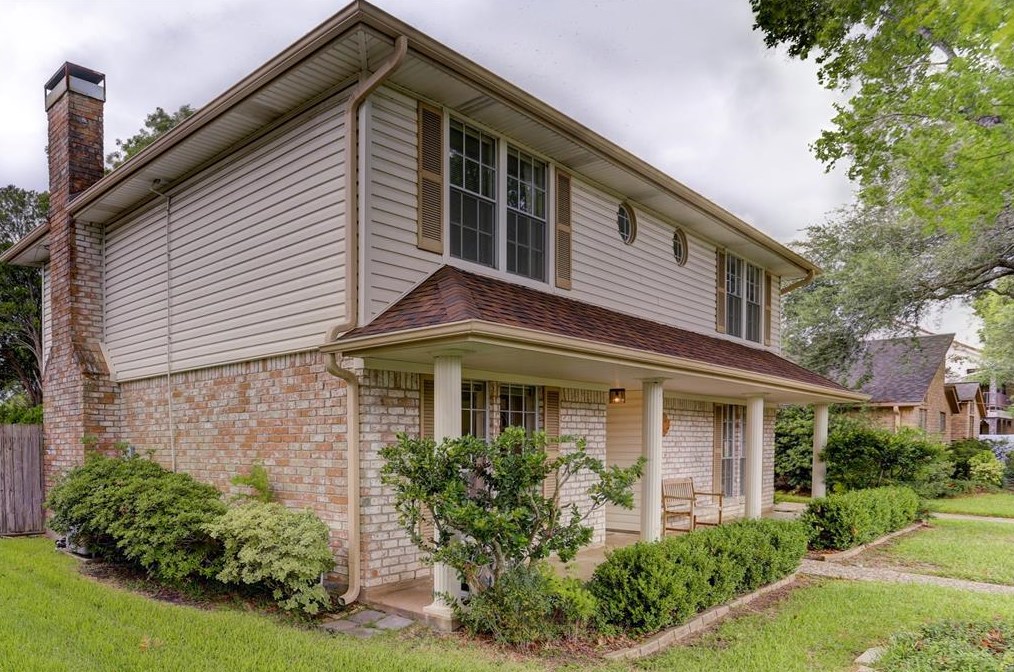 14918 Brookpoint Dr, Houston, TX 77062-2710