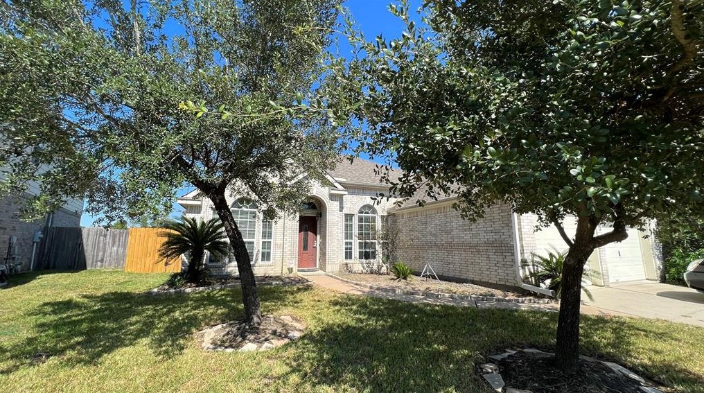 22426 Serrano Lake Ct, Tomball, TX 77375