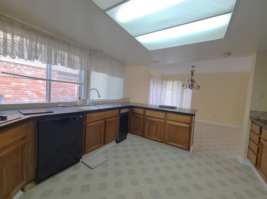 7711 Leafbrook Ln, Spring TX  77379-4052 exterior