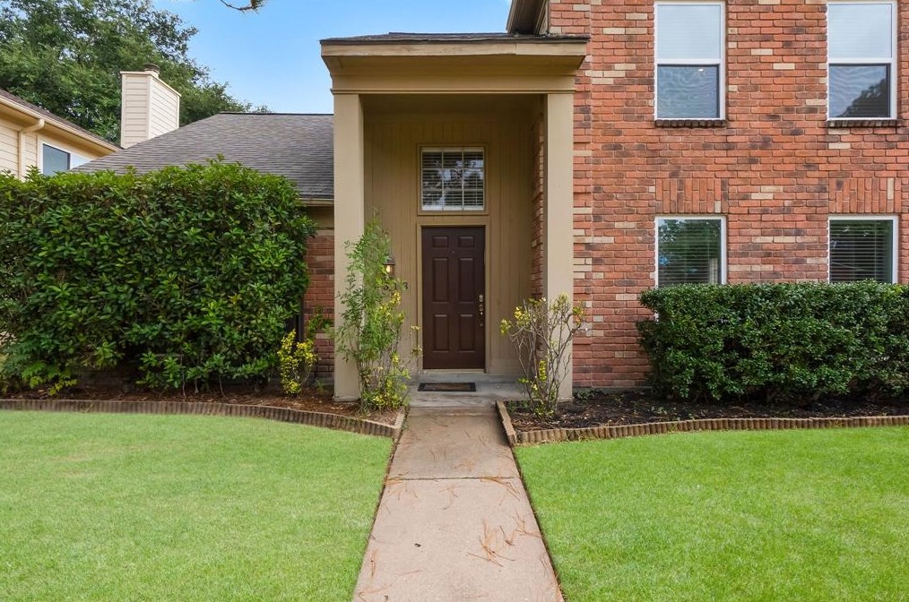 8318 Sparkling Springs Dr, Houston, TX 77095-3808