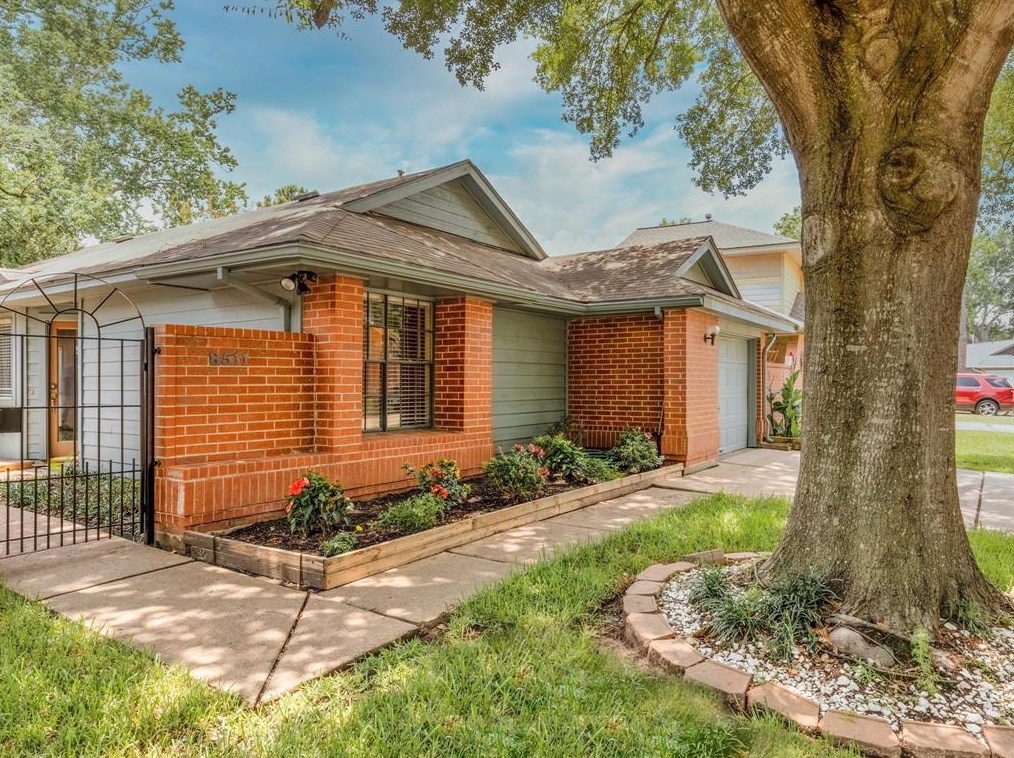 8511 Pool Creek Dr, Houston, TX 77095-3649