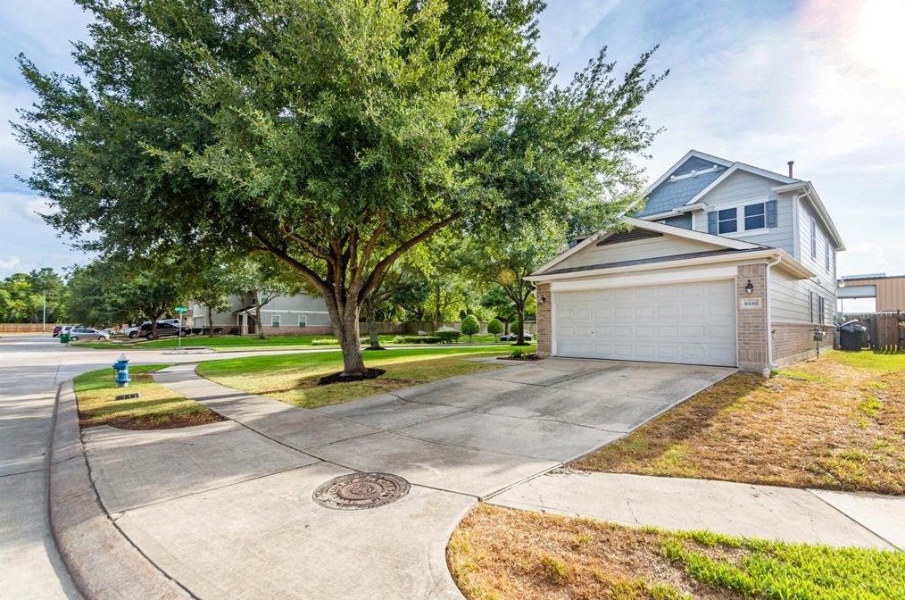 9510 Lower Ridgeway, Houston, TX 77075-4828
