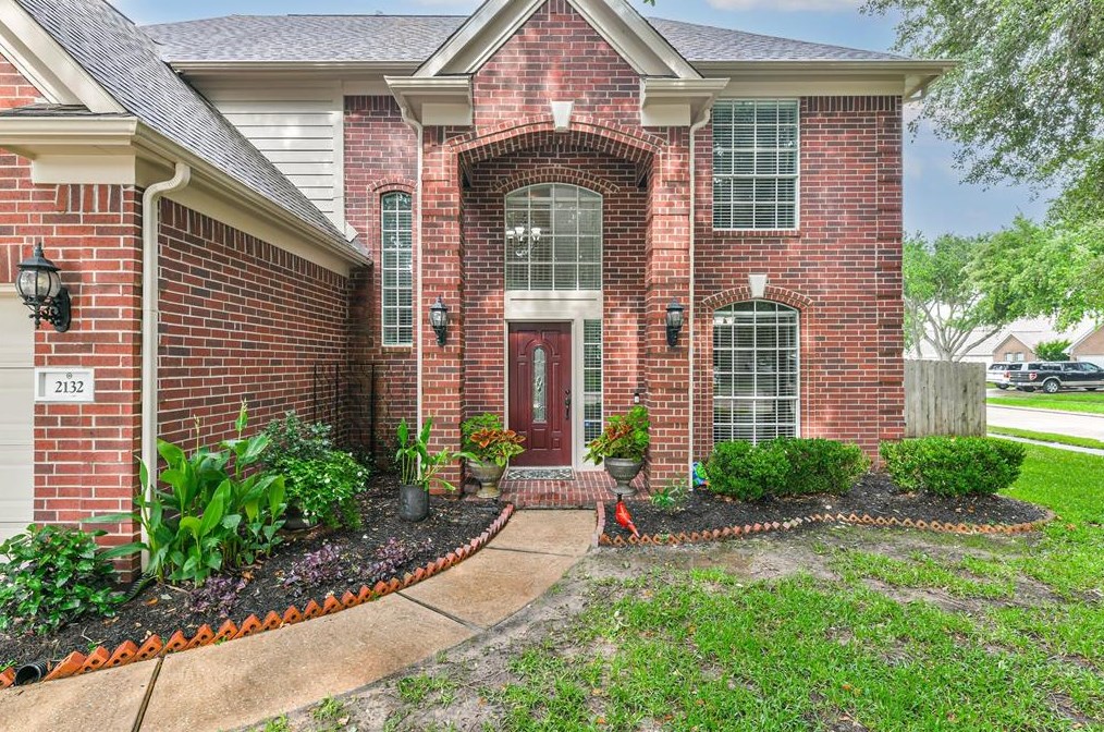 2132 Crimson Lake Ln, League City, TX 77573-5339