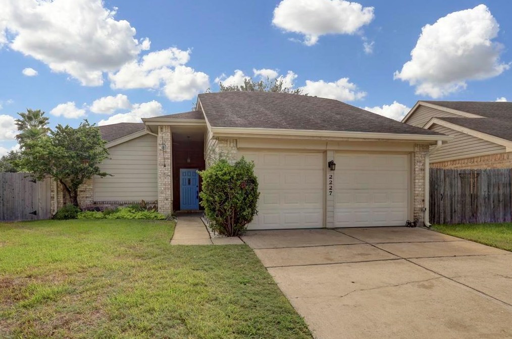 2227 Sunswept Ct, Sugar Land, TX 77478