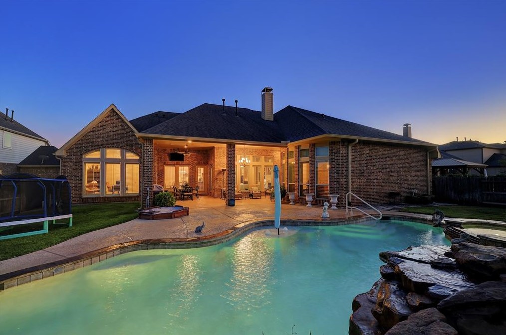 2411 Graystone Crossing Dr, Katy, TX 77494-1762