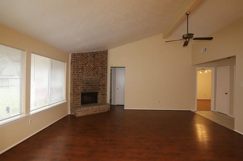 3014 Southdown Dr, Pearland, TX 77584