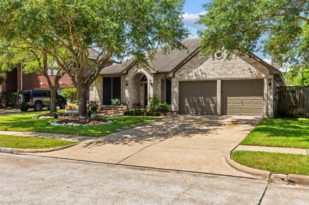 1842 American Elm Ct, Sugar Land, TX 77479-6343