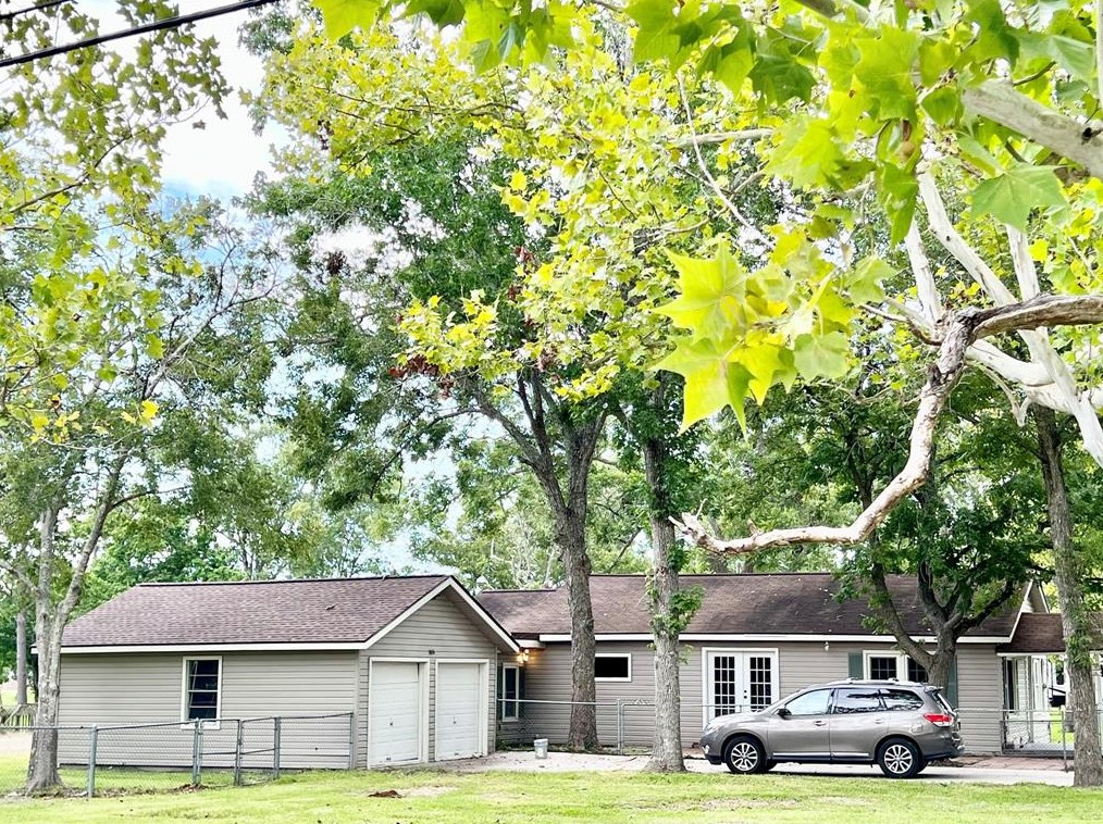 14414 2nd St, Santa Fe, TX 77517