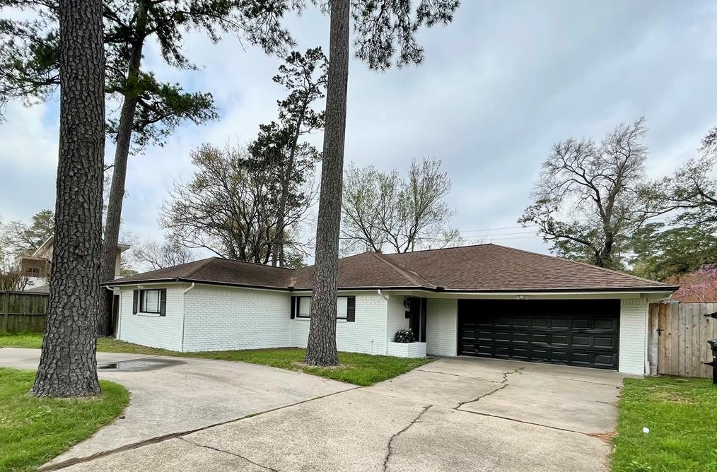 12735 Memorial Dr, Houston, TX 77024