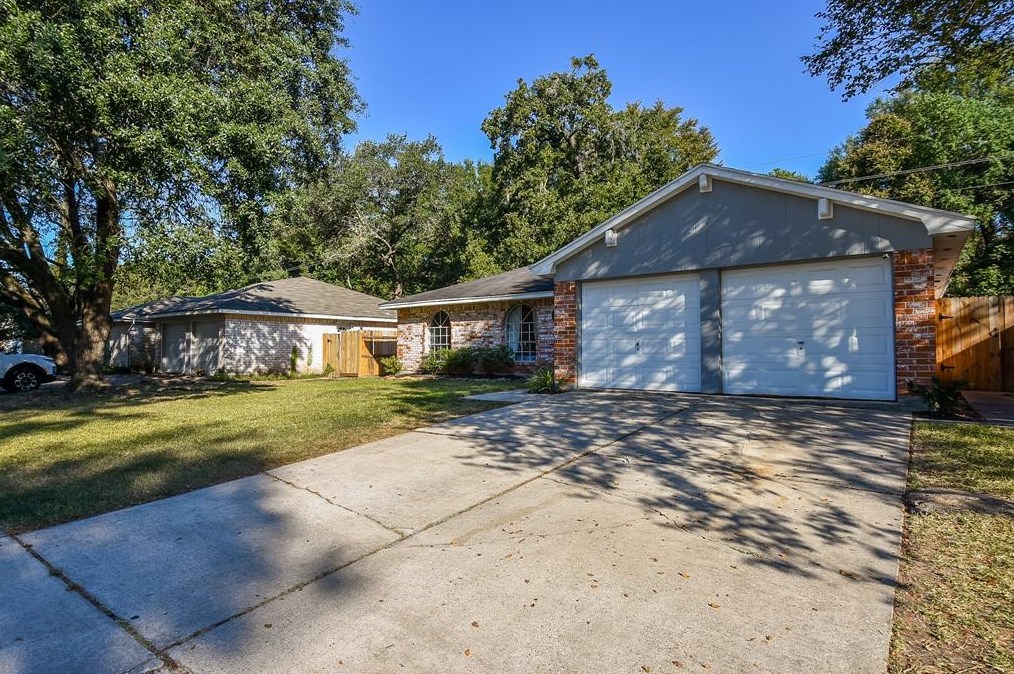 6207 Brookgate Dr, Spring, TX 77373-7295