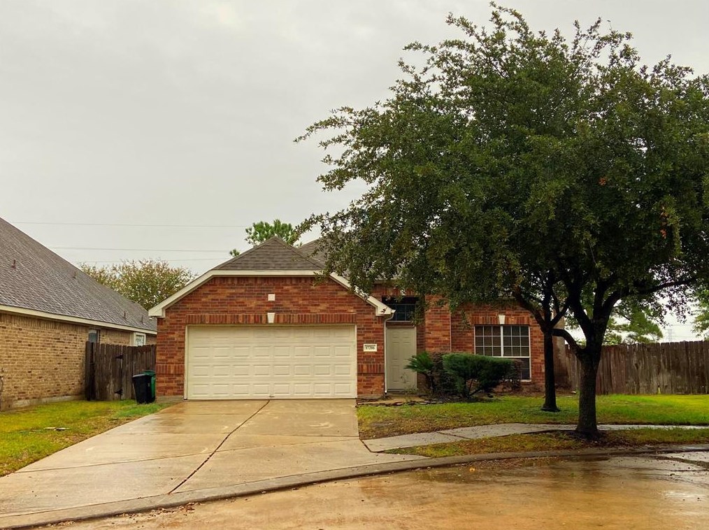 17206 Bedford Pass Dr, Houston, TX 77095