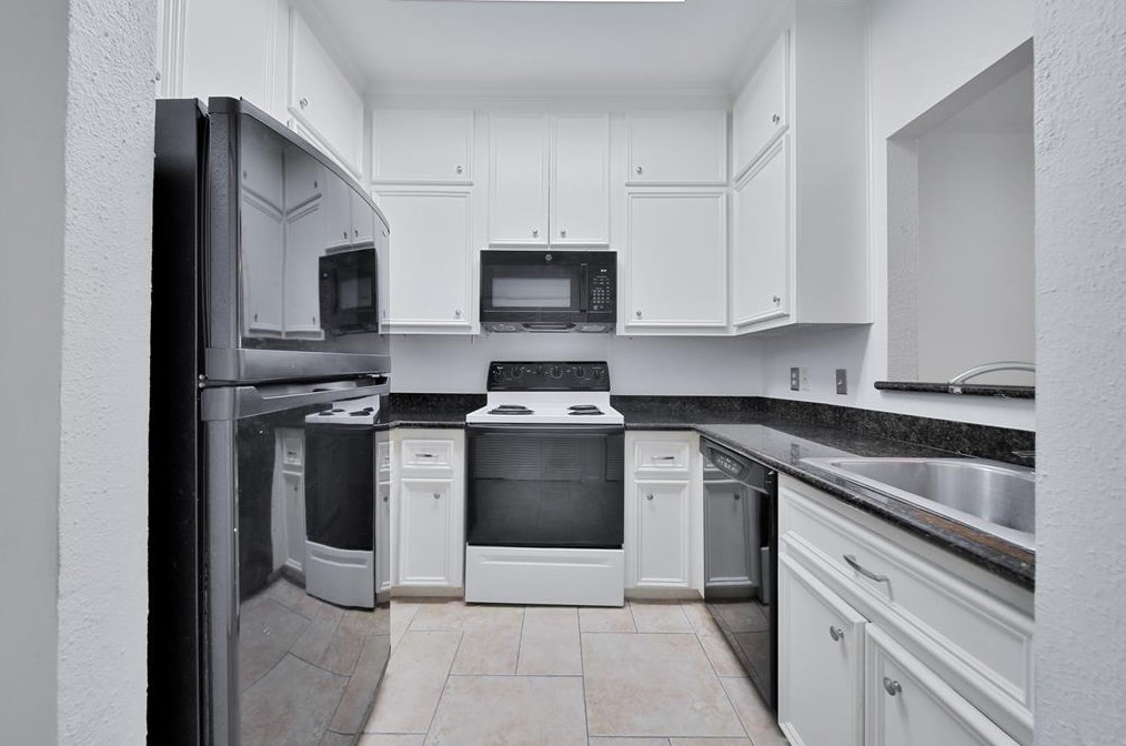 4900 Floyd St, Houston TX  77007-5324 exterior