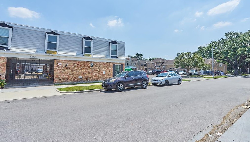 1419 Hawthorne St, Houston TX  77006-3773 exterior