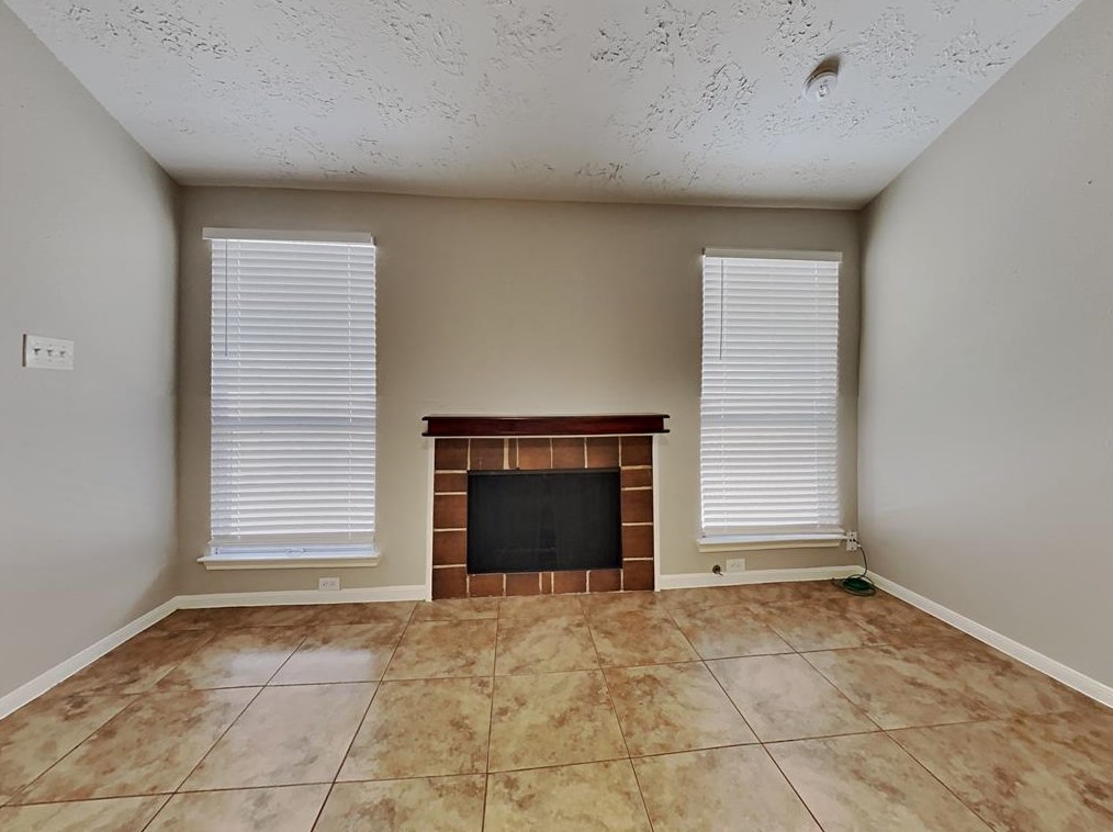 7826 Gatehouse Dr, Houston, TX 77040