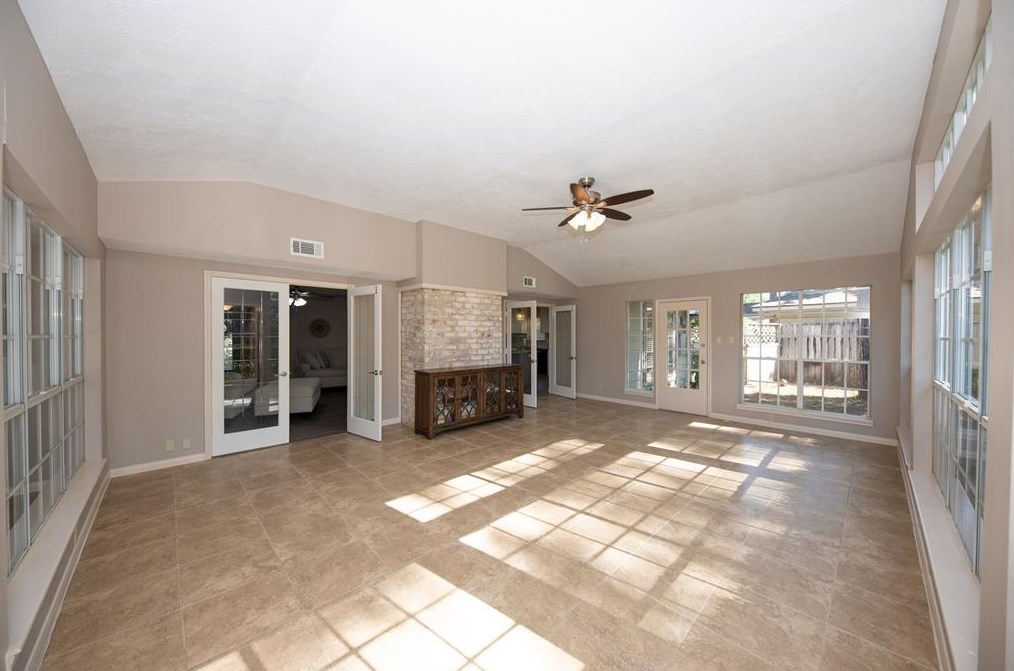 6623 Pebble Bch Dr, Houston TX  77069-2404 exterior