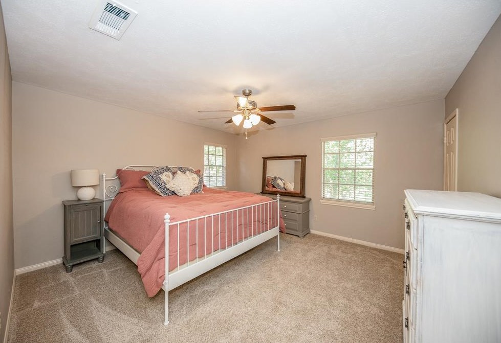 6623 Pebble Bch Dr, Houston TX  77069-2404 exterior