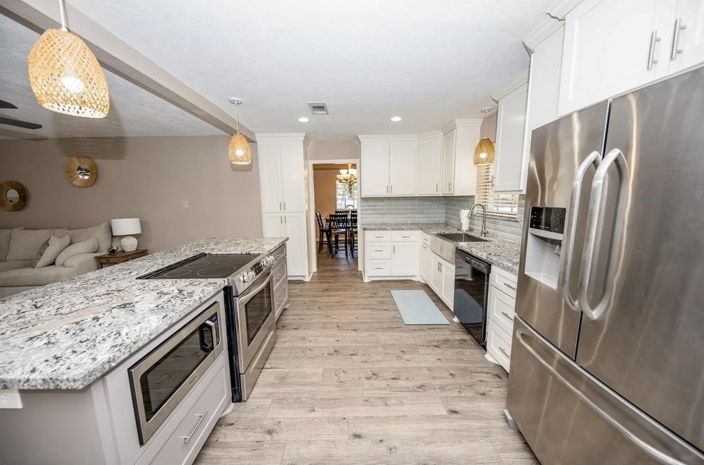 6623 Pebble Bch Dr, Houston TX  77069-2404 exterior