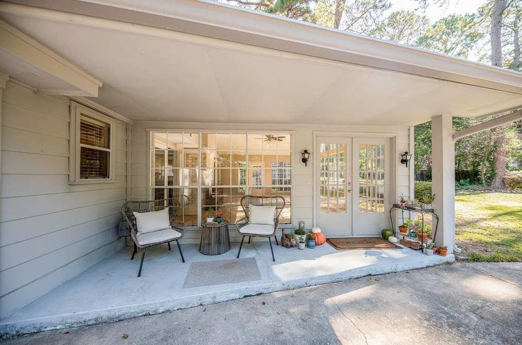 6623 Pebble Bch Dr, Houston TX  77069-2404 exterior