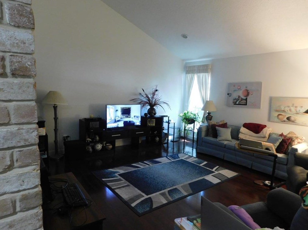 718 Trademark Pl, Houston, TX 77079-2413