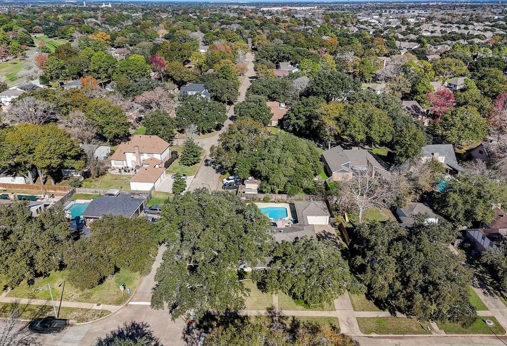 18102 Oakhampton Dr, Houston TX  77084-3261 exterior