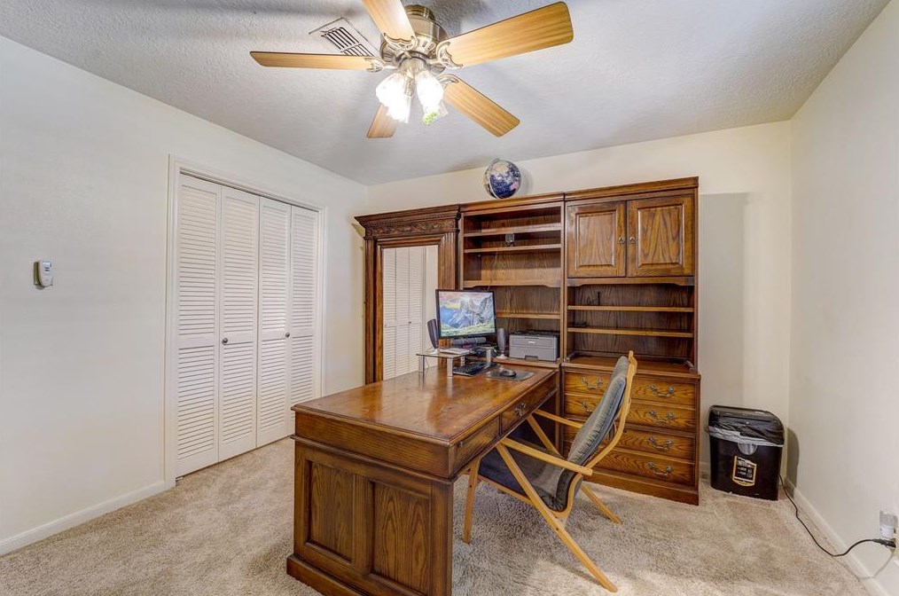 18102 Oakhampton Dr, Houston TX  77084-3261 exterior