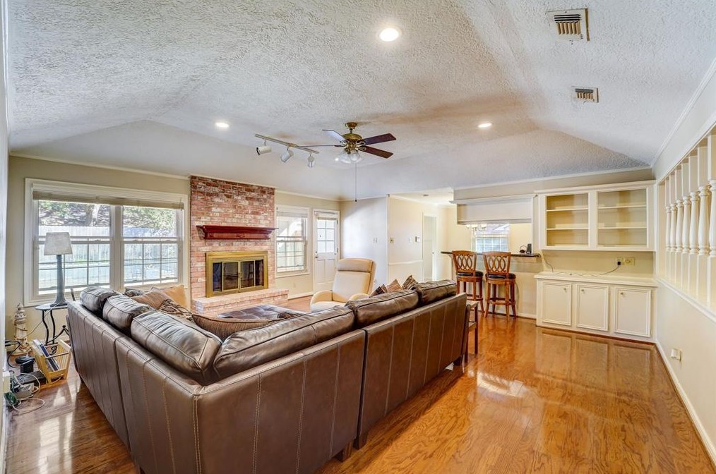 18102 Oakhampton Dr, Houston TX  77084-3261 exterior