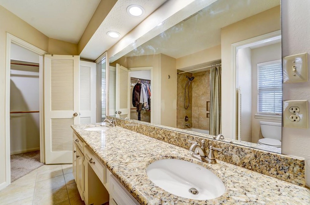 18102 Oakhampton Dr, Houston TX  77084-3261 exterior