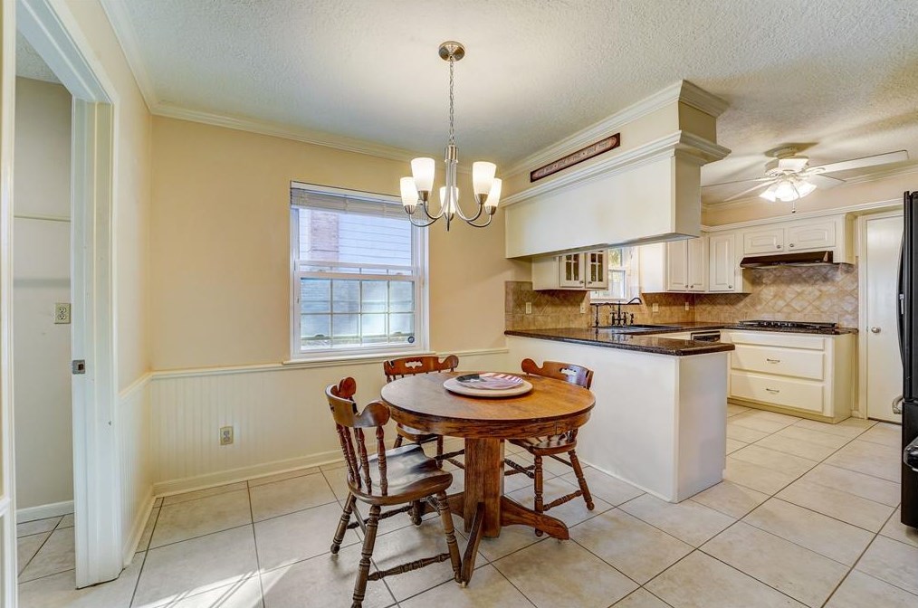 18102 Oakhampton Dr, Houston TX  77084-3261 exterior