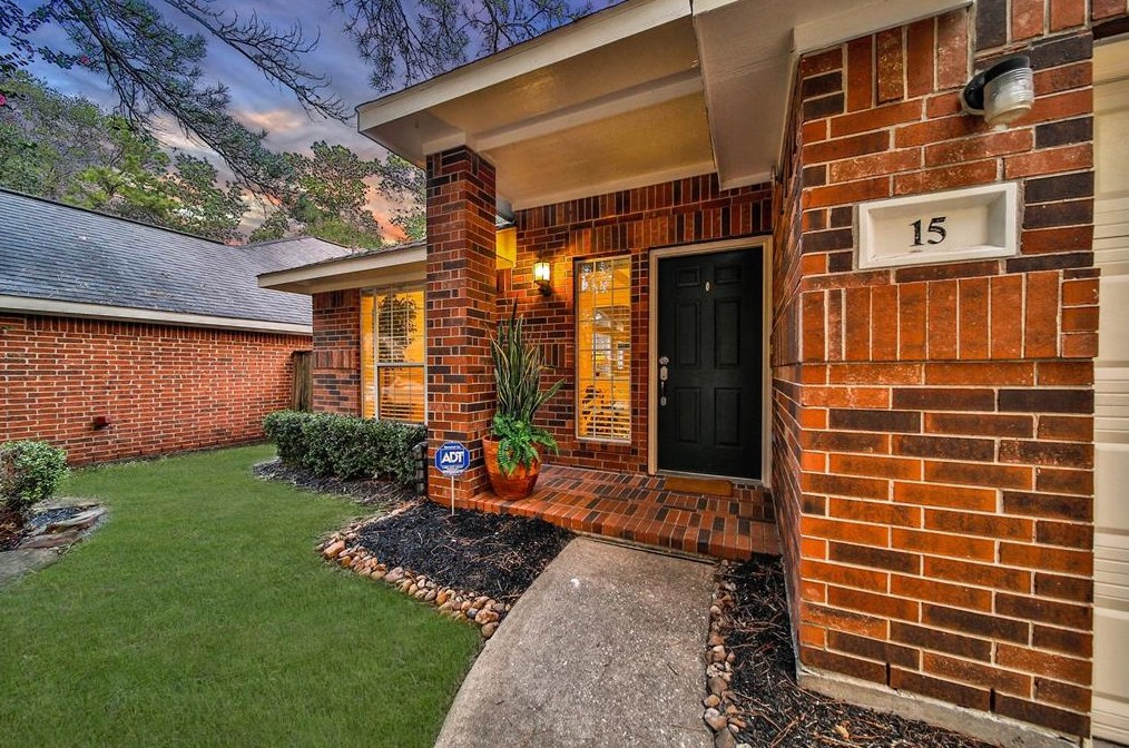 15 Bayou Springs Ct, Spring, TX 77382-1060