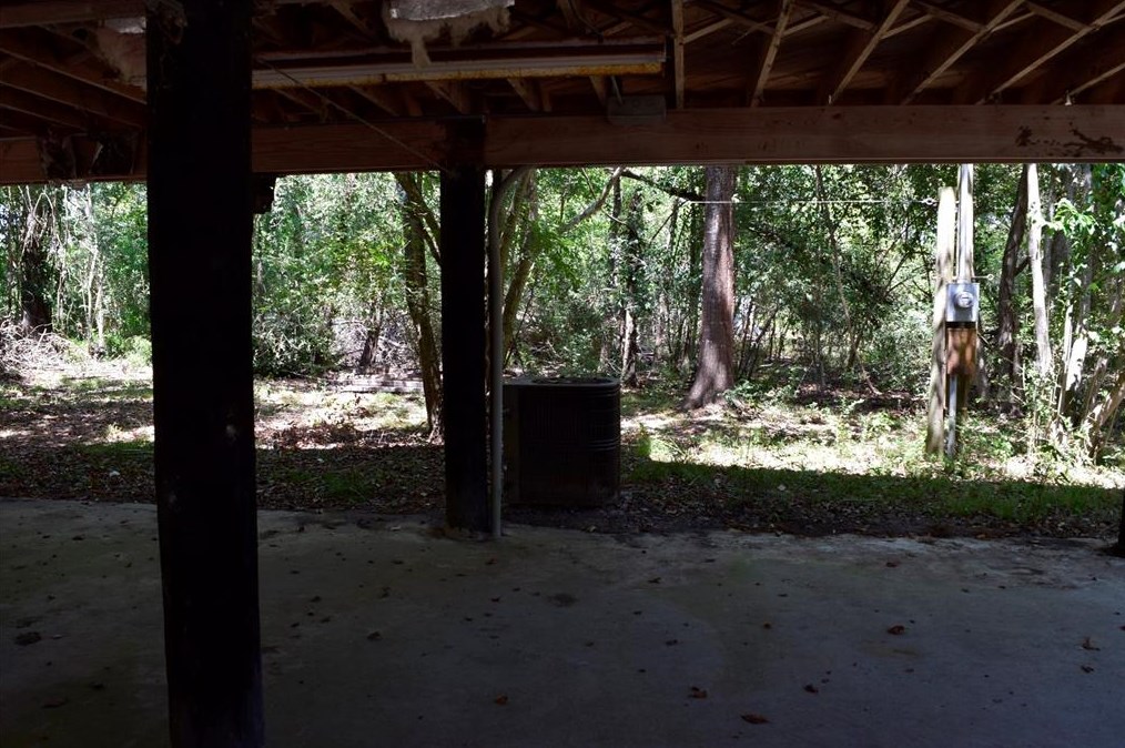 732 River Rd, Goodrich, TX 77335