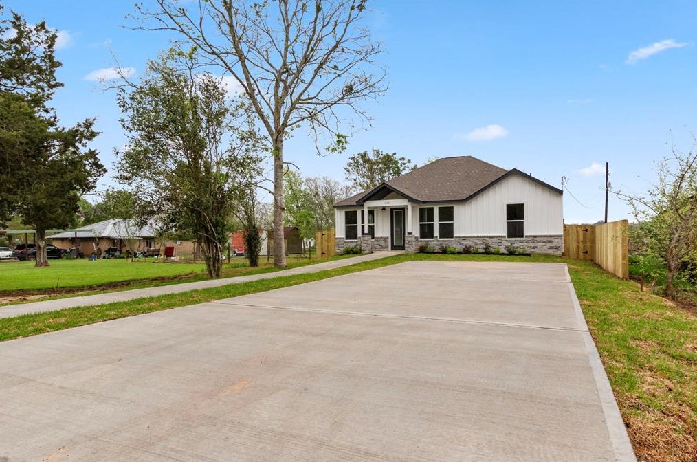 1032 22nd St, Hempstead, TX 77445