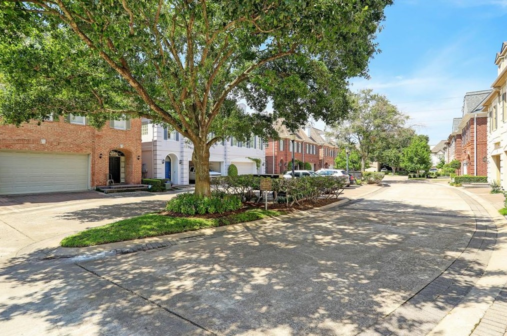 4120 Boulevard Park, Houston TX  77098-5001 exterior