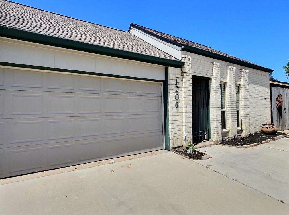 1206 Forest Home Dr, Houston, TX 77077