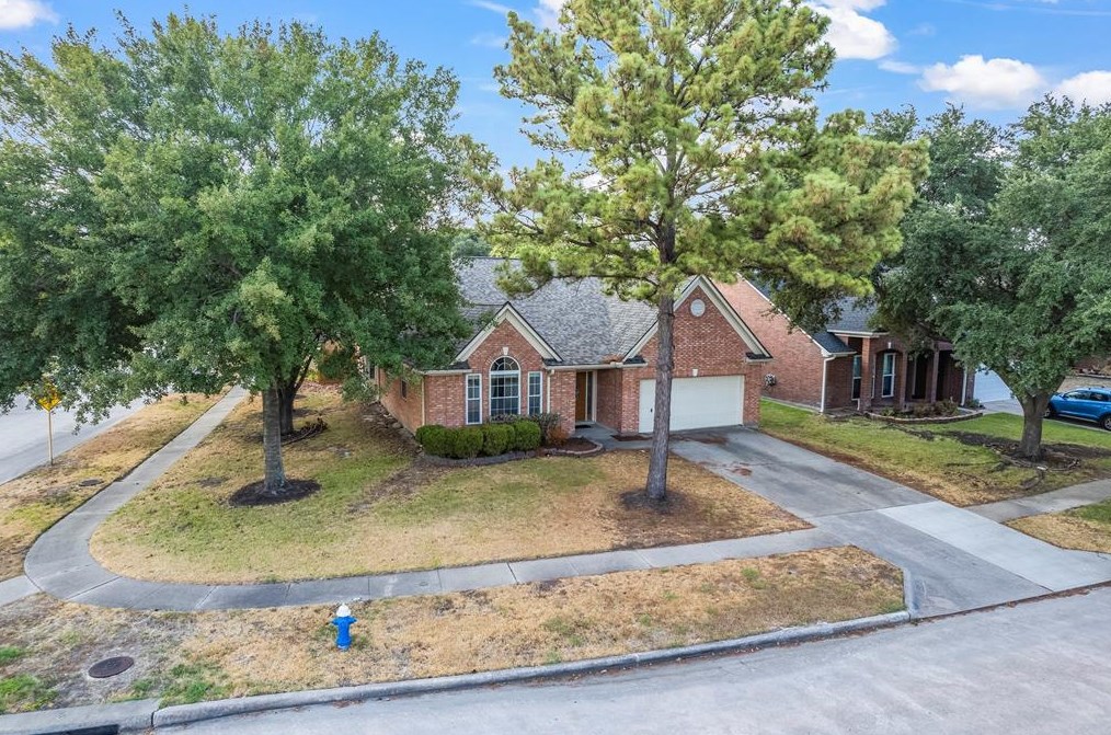 9203 Cabin Creek Dr, Houston, TX 77064
