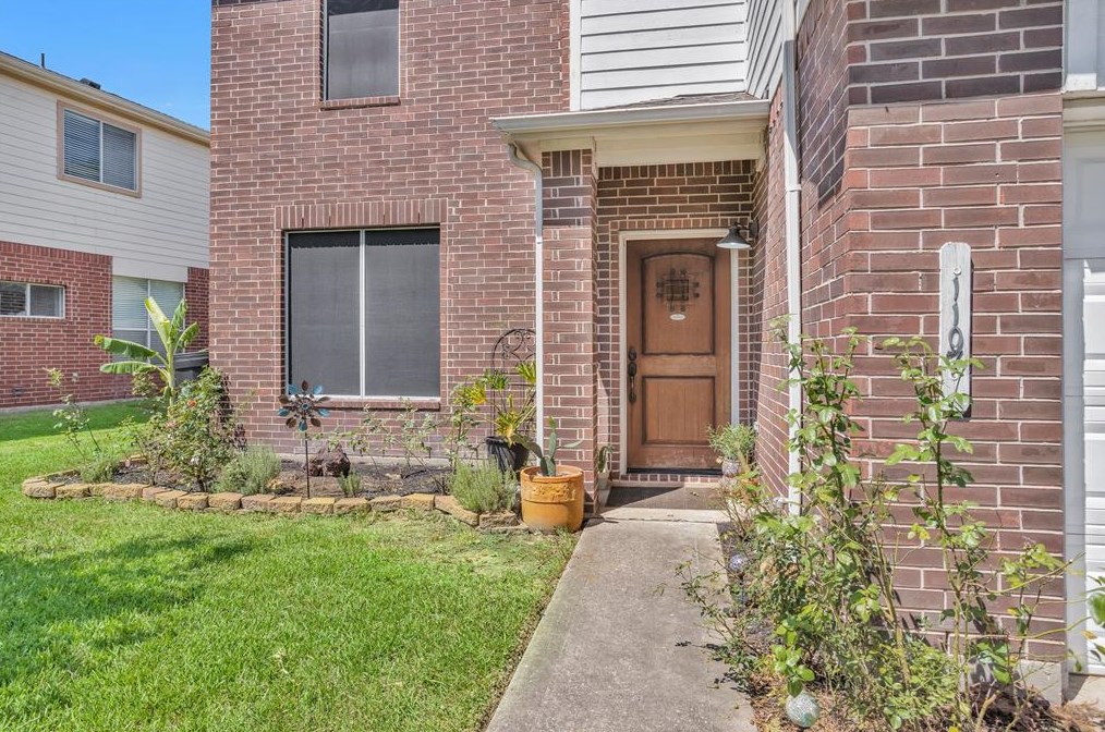 1107 Turnberry Park Ln, Spring, TX 77373-8275
