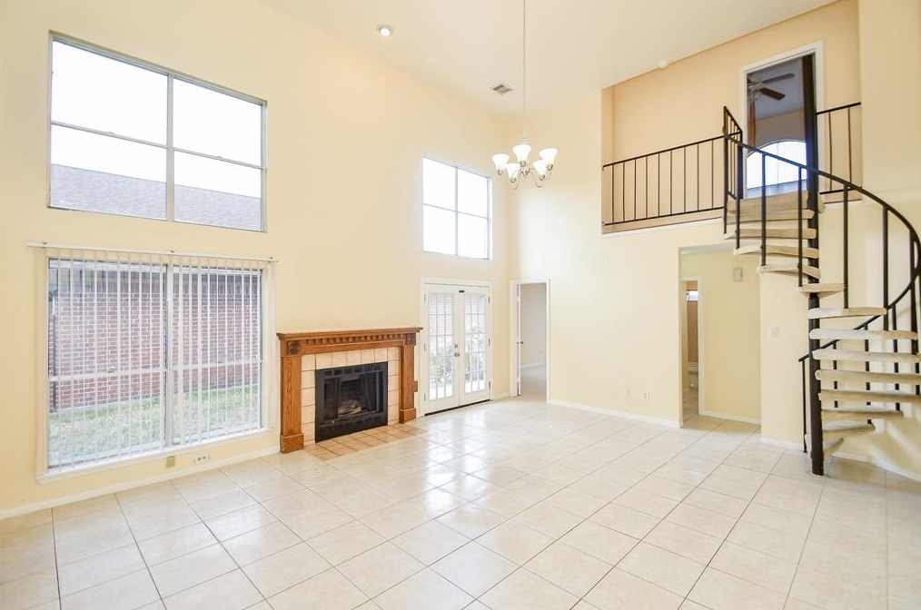 9319 Stonecreek Ln, Houston, TX 77036