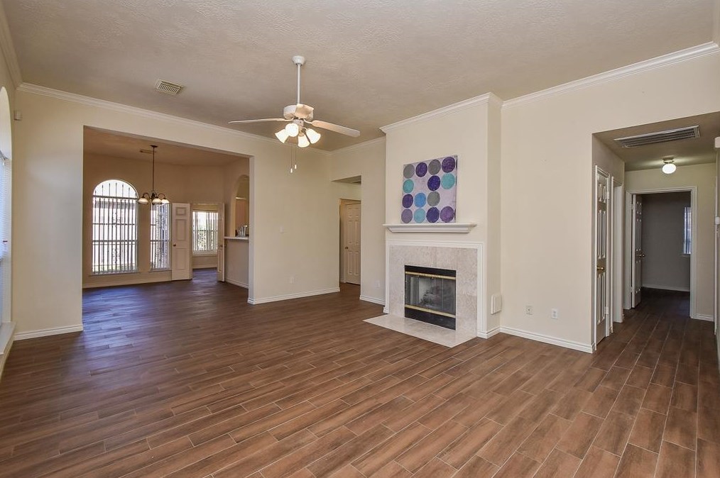 10706 Spring Brook Dr, Houston TX  77041-8748 exterior