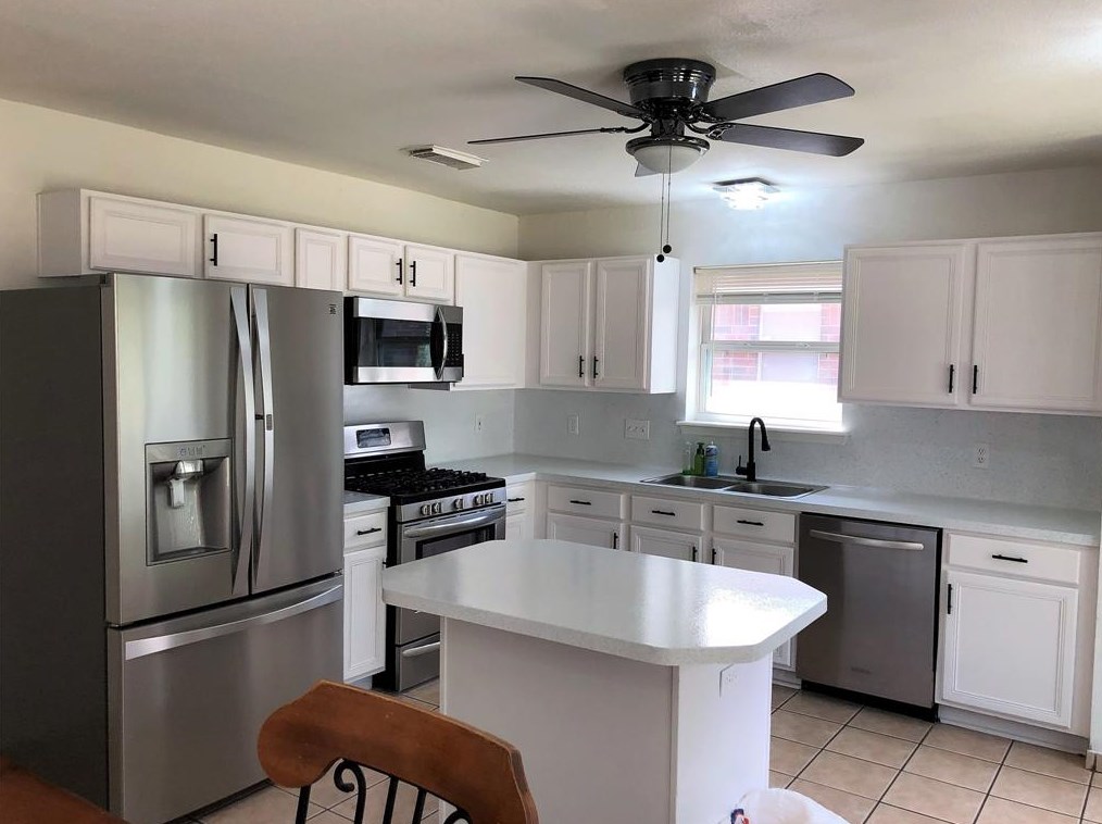 7926 Log Holw Dr, Houston TX  77040-1810 exterior