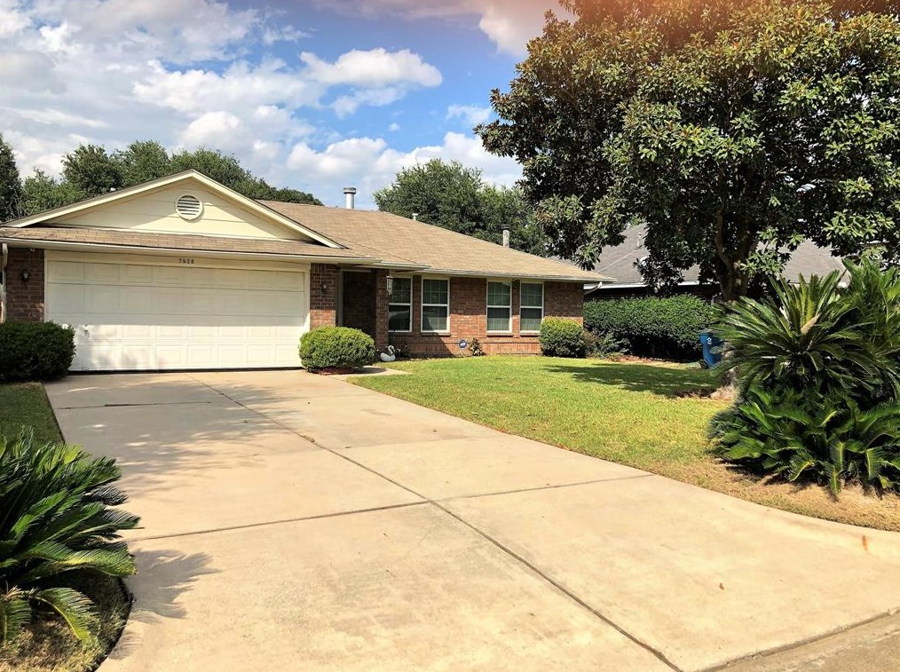 7926 Log Hollow Dr, Houston, TX 77040-1751