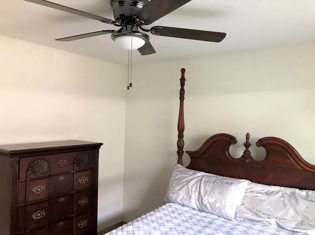 7926 Log Holw Dr, Houston TX  77040-1810 exterior