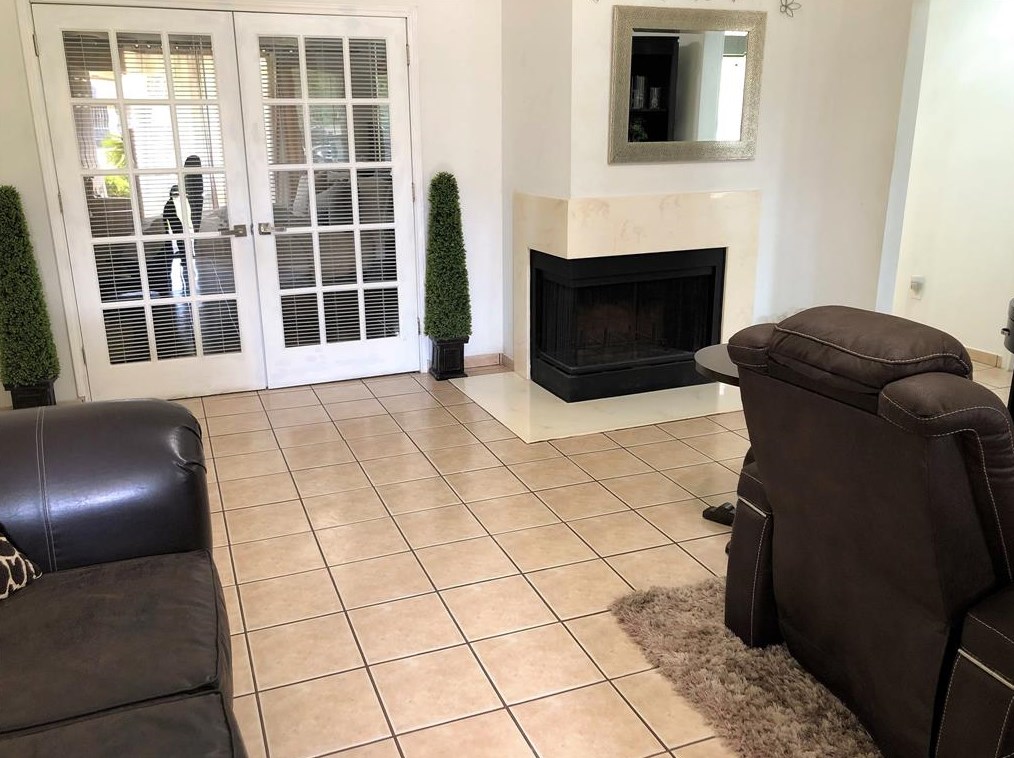 7926 Log Hollow Dr, Houston TX  77040-1751 exterior