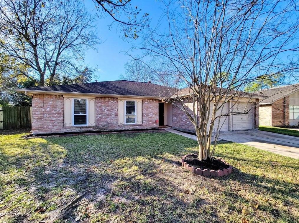 7922 Corrales Dr, Houston, TX 77083-4908