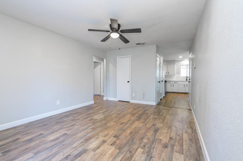 4823 Hannas Reef Dr, Bacliff, TX 77518